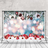 Lofaris Rot Glocke Kiefer Blätter Verschwommen Fröhlich Weihnachten Hintergrund